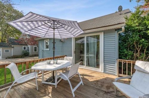 1385 Old Shipyard Ln, Southold NY  11971-1539 exterior