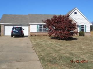 472 Nancye Reeder Dr, Munford, TN 38058-5500
