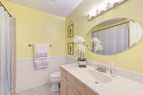 4865 Hazelnut Ave, Seal Beach CA  90740-3018 exterior