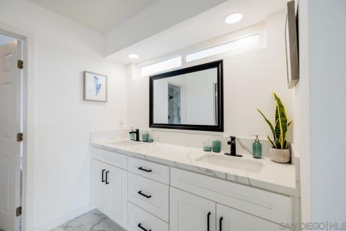 3775 Carnegie Dr, Oceanside CA  92056-6321 exterior