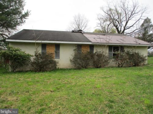 1810 Schwenksville Rd, Collegeville PA  19473-1942 exterior