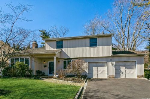 12 Duesenberg Dr, Muttontown, NY 11732-1106