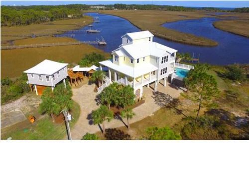 1622 Bayou Dr, Carrabelle, FL