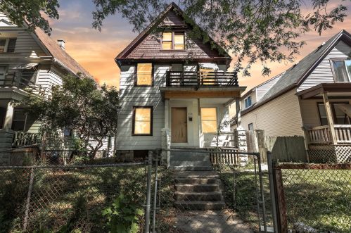 3124 Buffum St, Milwaukee, WI 53212-2150