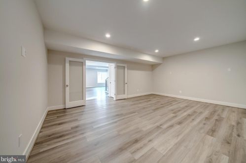 6580 Brooks Pl, Falls Church VA  22044-1105 exterior