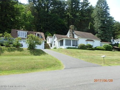 125 Country Club Ln, Sugarloaf, PA 18249-3715