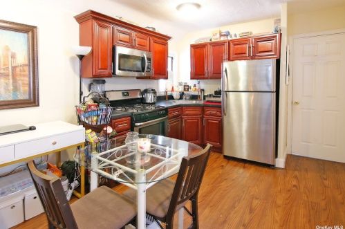 91-21 81st St, Jamaica, NY 11421-2913