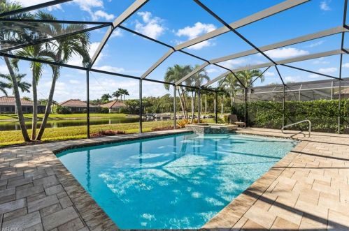 9463 Quarry Dr, Naples FL  34120-5223 exterior