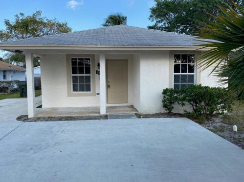 1135 Old Dixie Hwy, Delray Beach, FL 33483