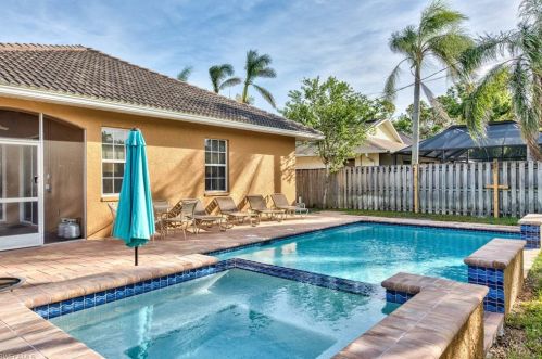 608 110th Ave, Naples FL  34108-1818 exterior