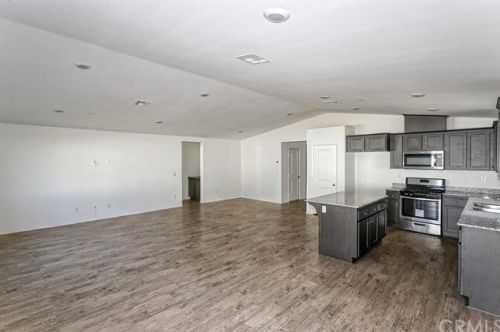 670 Bowen Rd, Perris CA  92570-3400 exterior