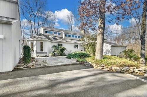 612 Laurel Rd, New Canaan, CT 06840-2718