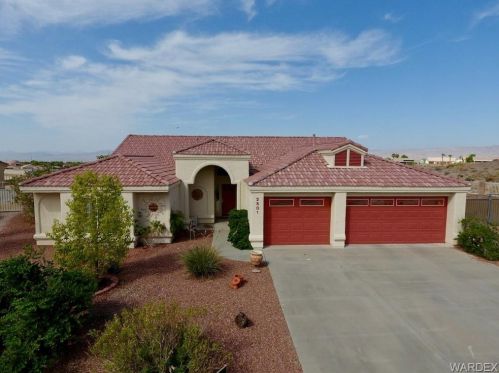 2501 Whispering Ridge Dr, Bullhead City, AZ 86442-8686