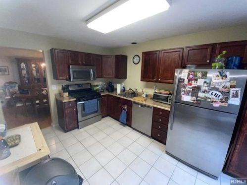 557 Adirondack Ct, Mahwah NJ  07430-2740 exterior