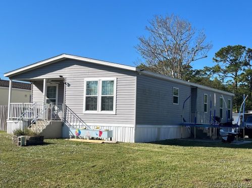 5266 Pineland Ave, Daytona Beach, FL 32127-8218