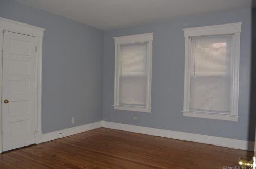 356 Chestnut St, New Britain CT 06051-2307 exterior