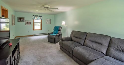 23 Smith Corner Rd, Newton NH  03858-4008 exterior