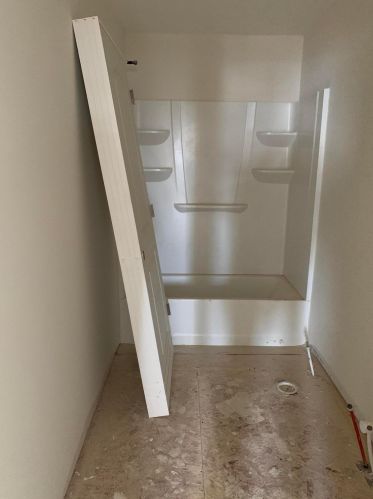 1194 Lake Forest Dr, Hebron OH  43025-9008 exterior