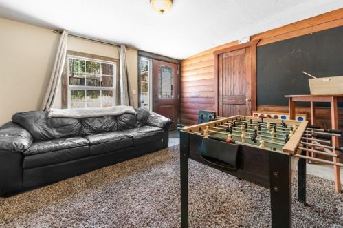 340 Sherwood Blvd, Big Bear City CA  92314 exterior