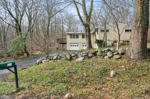 134 Four Brooks Rd, Stamford, CT 06903-4626