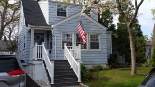 70 Iroquois Rd, Stamford CT  06902-7432 exterior