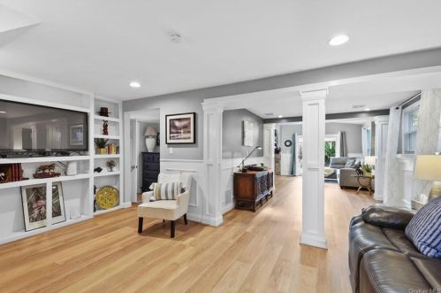 14 Utopian Pl, Airmont NY  10901-7715 exterior