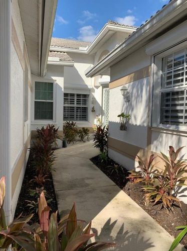 4895 Boulevard Ct, Naples, FL 34103-3030