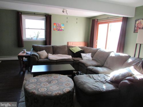 812 Pennbrook Ave, Lansdale PA  19446-3941 exterior