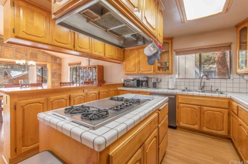 329 Fairway Blvd, Big Bear City CA  92314-8879 exterior
