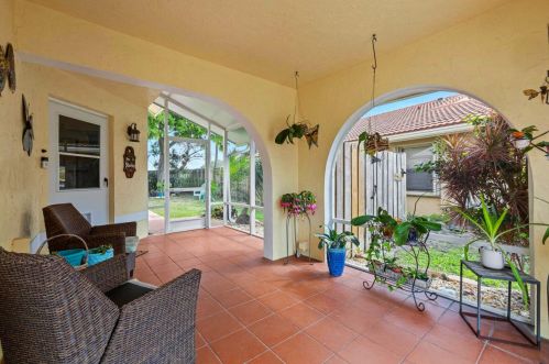 5255 Helene Cir, Boynton Beach, FL 33472-1282
