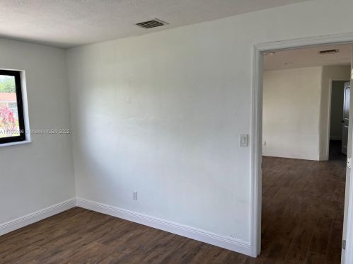 7020 27th Ct, Hollywood FL  33023-3706 exterior