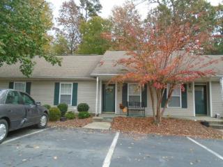 31 Grassy Knoll Cir, Greensboro, NC 27406-5378