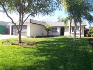57 Sierra St, Porterville, CA 93257-4283