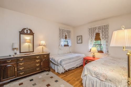 10 Woodfield Ave, Northport NY  11768-2439 exterior