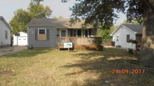 909 14th St, Marysville, KS 66508-1254