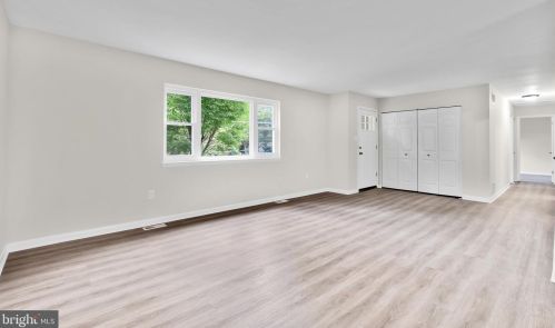 1802 Lakeshore Dr, Browns Mills NJ  08015-1364 exterior