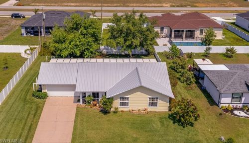 635 6th Ter, Cape Coral, FL 33909-2036