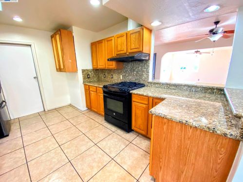 1221 Coe Ave, San Leandro, CA 94579-1112