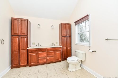 6 Nolan St, Norwalk CT  06850-2525 exterior