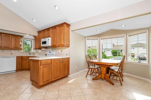 56 Haverford Rd, Hicksville NY  11801-3431 exterior