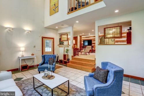 210 Hoernerstown Rd, Hummelstown PA  17036-9503 exterior