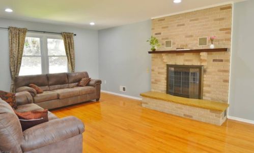 9 Crawford Rd, Greystone Park NJ  07950-3009 exterior