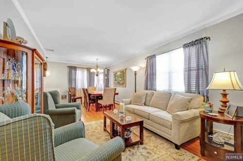 437 Northern Pkwy, Ridgewood NJ  07450-1720 exterior