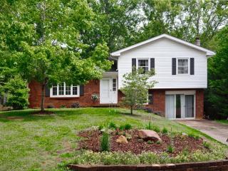 8 Brookcliff Dr, Asheville, NC 28804-1811