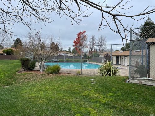 675 Simpson St, Santa Rosa CA  95401-5303 exterior