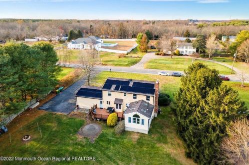 220 Long Swamp Rd, Plumsted Township NJ  08533-2028 exterior