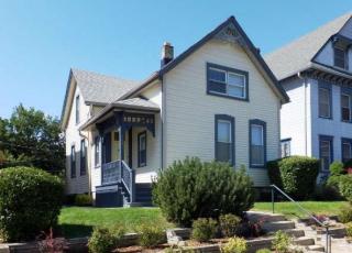 1631 Van Buren St, Milwaukee, WI 53202-2017