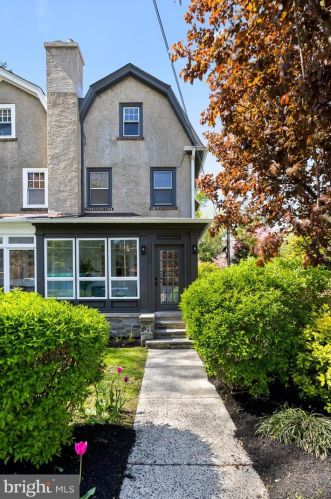 7828 Ardleigh St, Philadelphia, PA 19118-4422