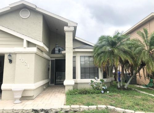 1021 Whalebone Bay Dr, Kissimmee, FL 34741-7400
