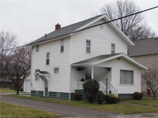 1111 Dover Ave, Parral, OH 44622-2744